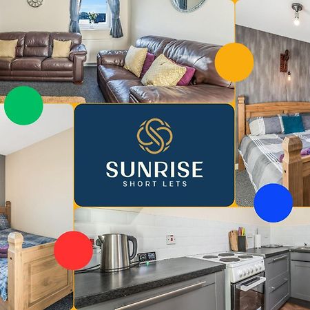 The Law, Has 4 Rooms With Tvs, 2 Bathrooms, Central, Free Parking, Fully Equipped, Contractor And Trades Favourite, 5 Mins To Centre - Long Stays, Invoice And Reduced Price Are Only Via Sunrise Short Lets Dundee Luaran gambar