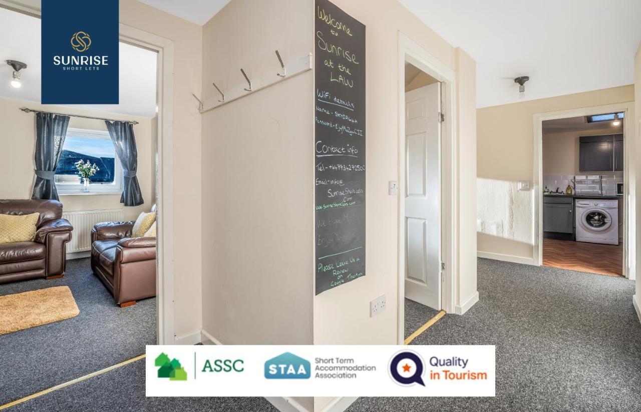 The Law, Has 4 Rooms With Tvs, 2 Bathrooms, Central, Free Parking, Fully Equipped, Contractor And Trades Favourite, 5 Mins To Centre - Long Stays, Invoice And Reduced Price Are Only Via Sunrise Short Lets Dundee Luaran gambar